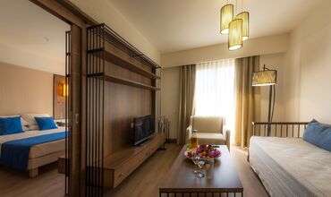 Liv Hotel By Bellazure