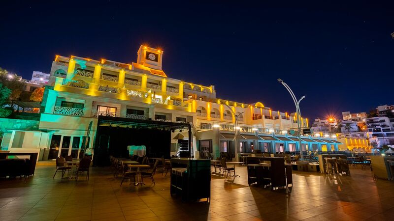 Azka Hotel