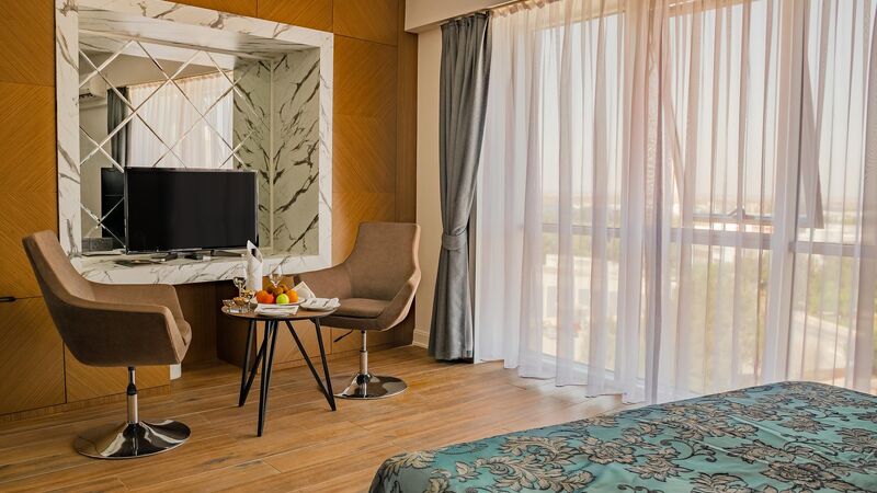 Novel Center Point Hotel