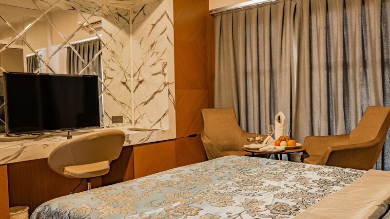 Novel Center Point Hotel