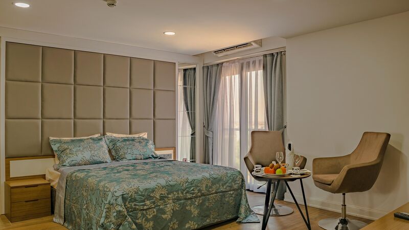 Novel Center Point Hotel