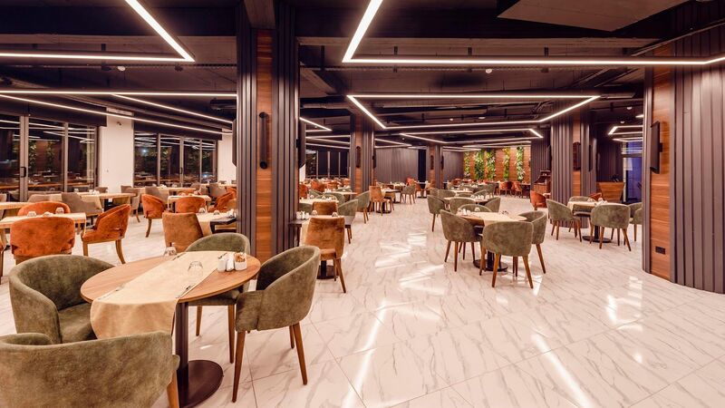 Novel Center Point Hotel
