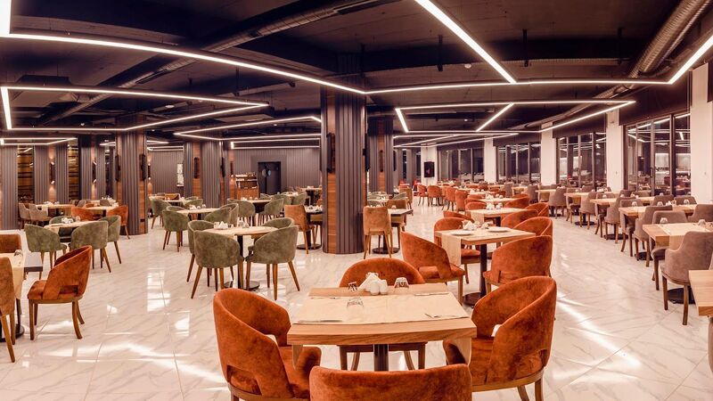 Novel Center Point Hotel