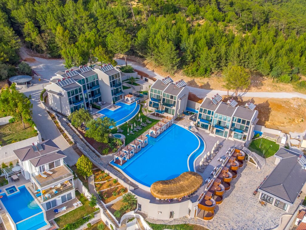 Orka Cove Hotel Penthouse & Suites