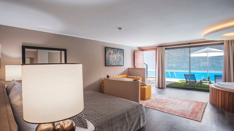 Orka Cove Hotel Penthouse & Suites